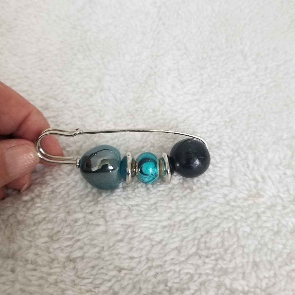 Pin Brooch - Picture 3 of 3